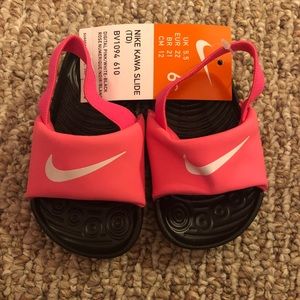 Toddler Nike Slides w/ Strap Size 6c